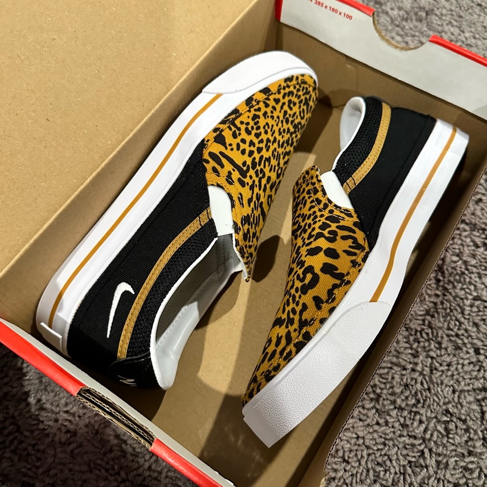 New Women’s Sz 7 Nike Court Legacy SLP Black-White-Brown Leopard Print